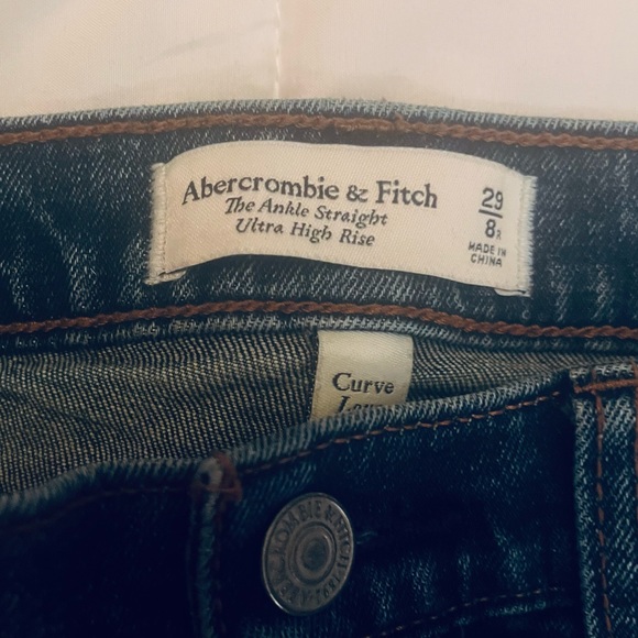 Curve Love Ultra High Rise Ankle Straight Jean - Picture 4 of 4